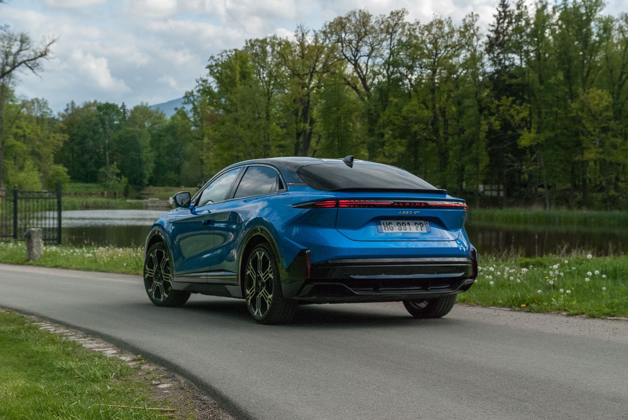 Alpine A390
