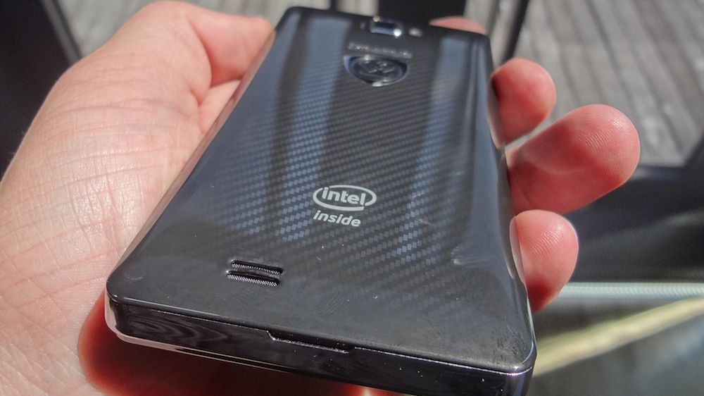 Smartfon Prestigio z Atomem Intela debiutuje w Polsce [pierwsze wrażenia] 1