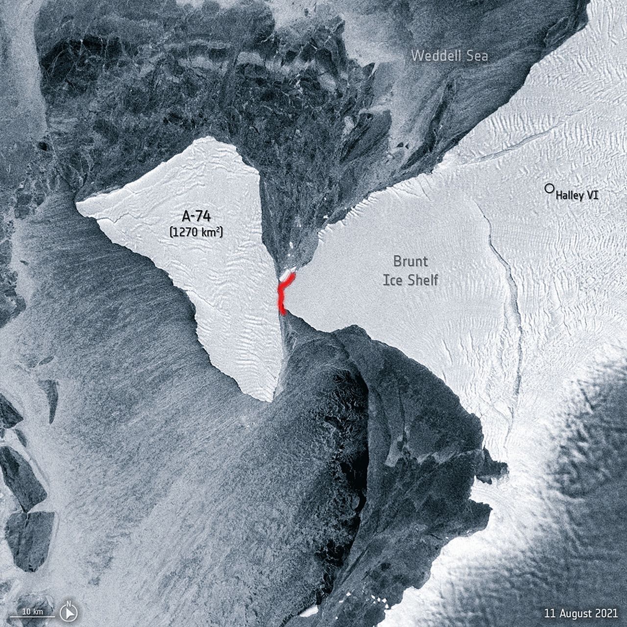 Czerwona linia wskazuje miejsce zagrożone uderzeniem, co skutkowałoby odłączeniem jeszcze większej góry lodowej.(Fot: ESA)