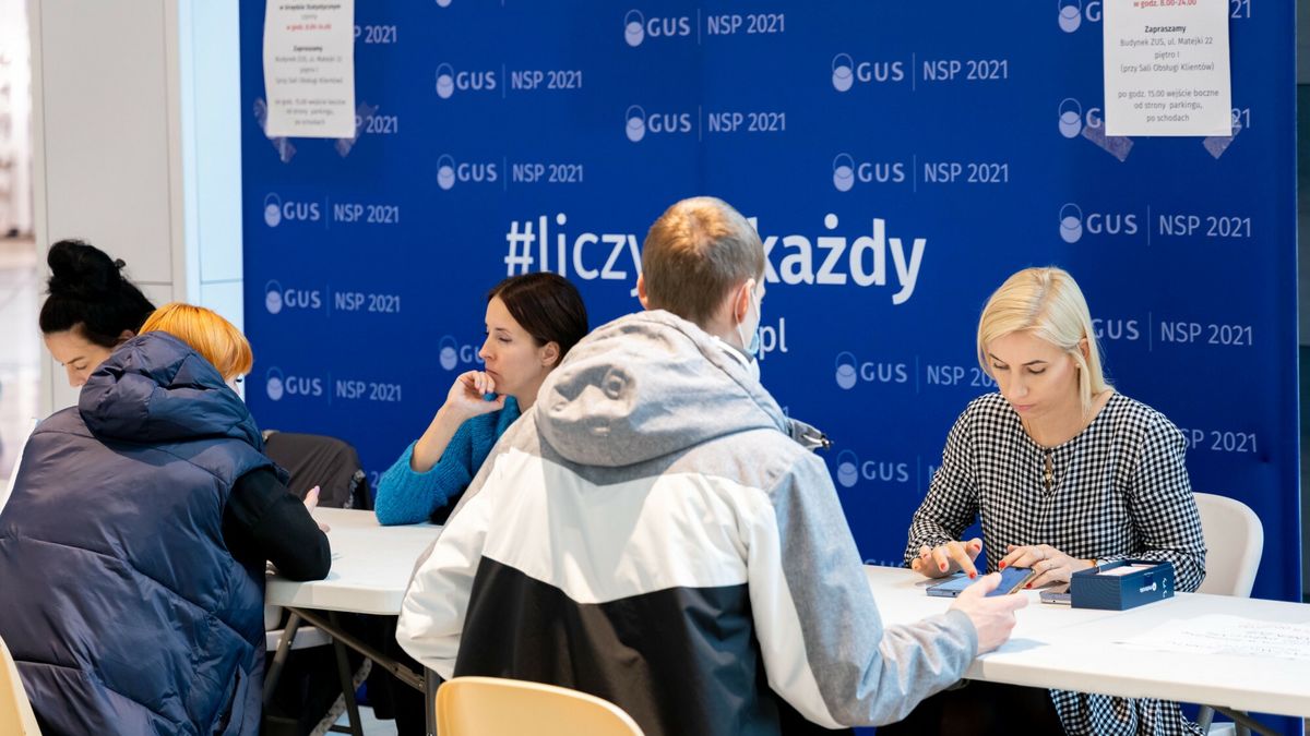 Ostatni dzie? Narodowego Spisu Powszechnego3009.2021 Szczecin. Centrum Handlowe Galaxy. Kolejki do spisu powszechnego 2021. Fot Sebastian Nowik/REPORTERRobert Stachnik