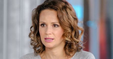 Monika Mrozowska na zdjęciu ze wszystkimi dziećmi. Internauta: "KAŻDE Z INNYM, nigdy nie będą miały prawdziwej rodziny" (FOTO)