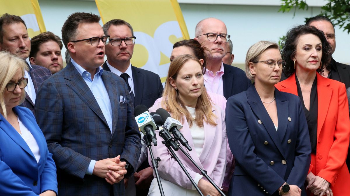 Konferencja prasowa po Radzie Krajowej Polski 2050
Fot. Pawel Wodzynski/East News, 28.06.2025. Konferencja prasowa po Radzie Krajowej Polski 2050 w Warszawie.
N/z: Paulina Hennig-Kloska, Kamil Wnuk, Szymon Holownia, Katarzyna Pelczynska-Nalecz, Adriana Porowska, Ewa Schadler
Pawel Wodzynski