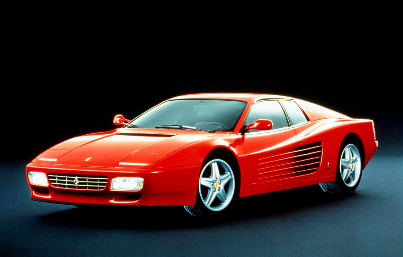 To ferrari testarossa nie jeździ od 17 lat. Ktoś chce je uratować?