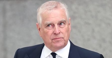 Andrzej za pieniądze podatników zamówił sobie masaż do Pałacu Buckingham. Masażystka Epsteina zabrała głos: "ZNIKNĄŁ W ŁAZIENCE I WRÓCIŁ NAGI"