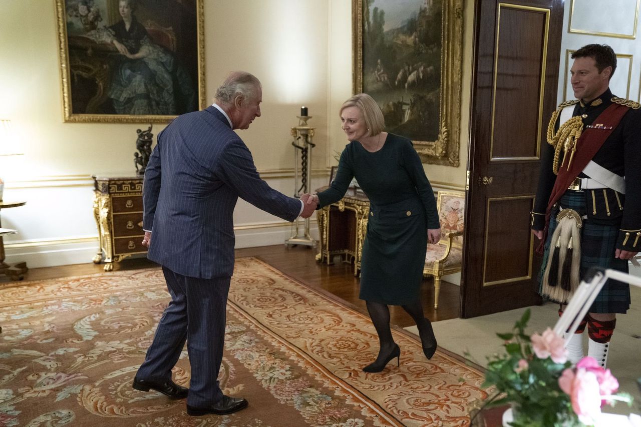 Tak Karol III przywitał brytyjską premier. Nagranie podbija sieć