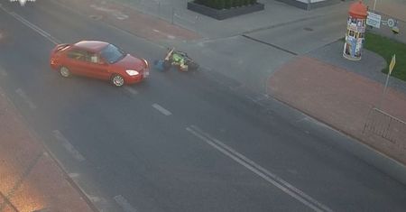 Chciał uniknąć zderzenia i spadł z motocykla. Chwilę wcześnie ruszył dynamicznie ze skrzyżowania