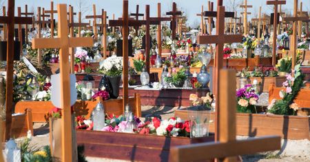 Rośnie liczba ofiar koronawirusa. Lekarz: "Polacy, nic się nie stało"?