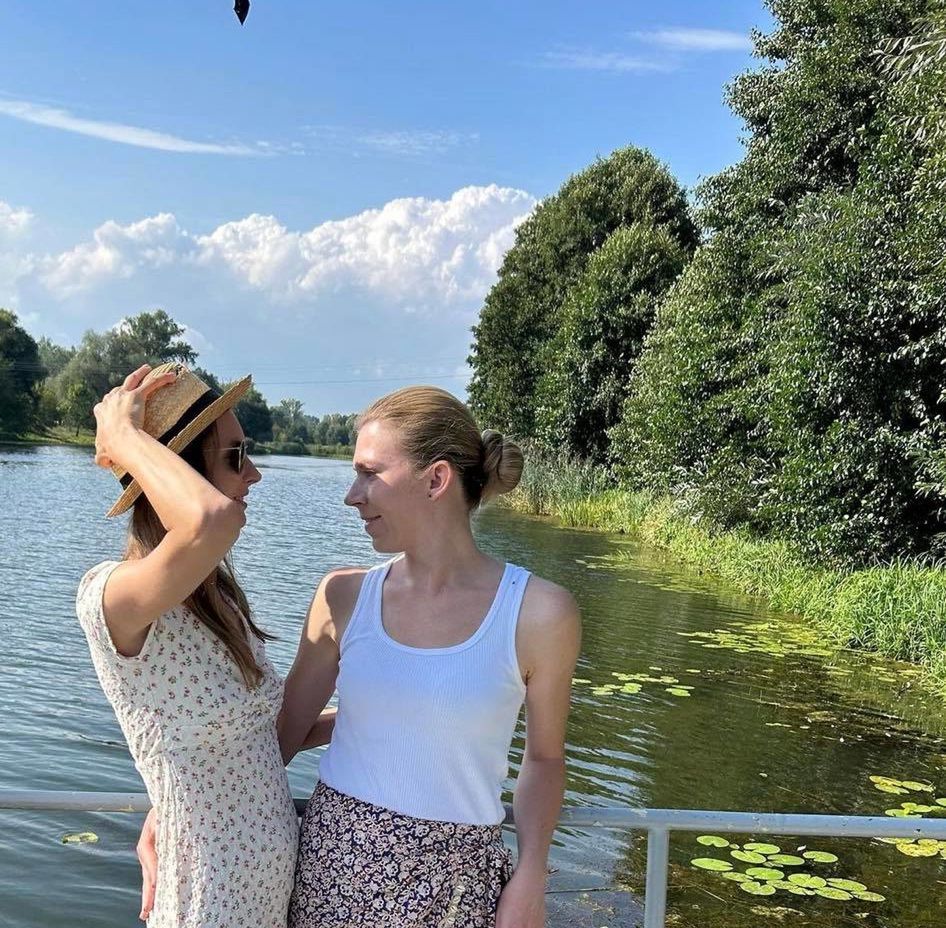 Marta Warchoł z narzeczoną