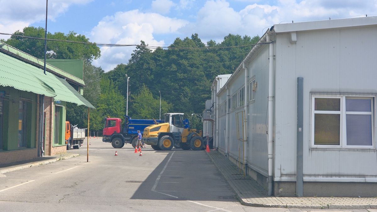 Hala Targowa w Ostrowcu Św.