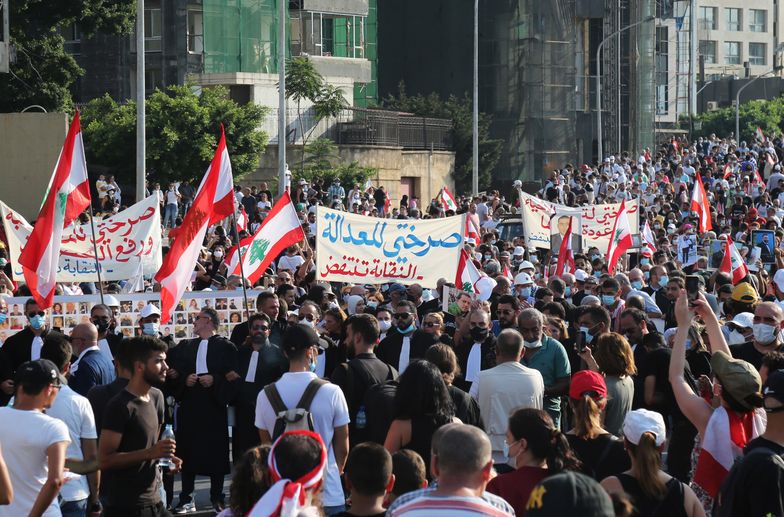 Protesty po eksplozji w Bejrucie. Policja użyła gumowych kul i gazu łzawiącego