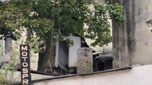 Runęła ściana kamienicy w Wągrowcu. W środku znajdowała się kobieta