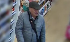 Ale wstyd. Senior w kaszkiecie nagrany. Ujęcia z Hebe udostępnione