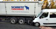 Wypadek busa z ciężarówką na S7 w Skarżysku-Kamiennej, 6 osób zabranych do szpitala