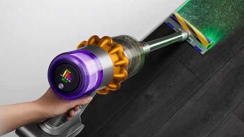 Nowe odkurzacze Dyson V15 Detect i Dyson V12 Slim to pierwsze urządzenia Dyson, których szczotki są wyposażone w laserową technologię wykrywania kurzu.