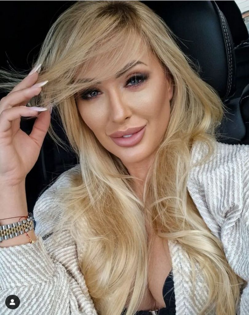 Internauci NIE POZNAJĄ Sylwii Peretti na nowym zdjęciu. Celebrytka odpowiedziała na komentarze