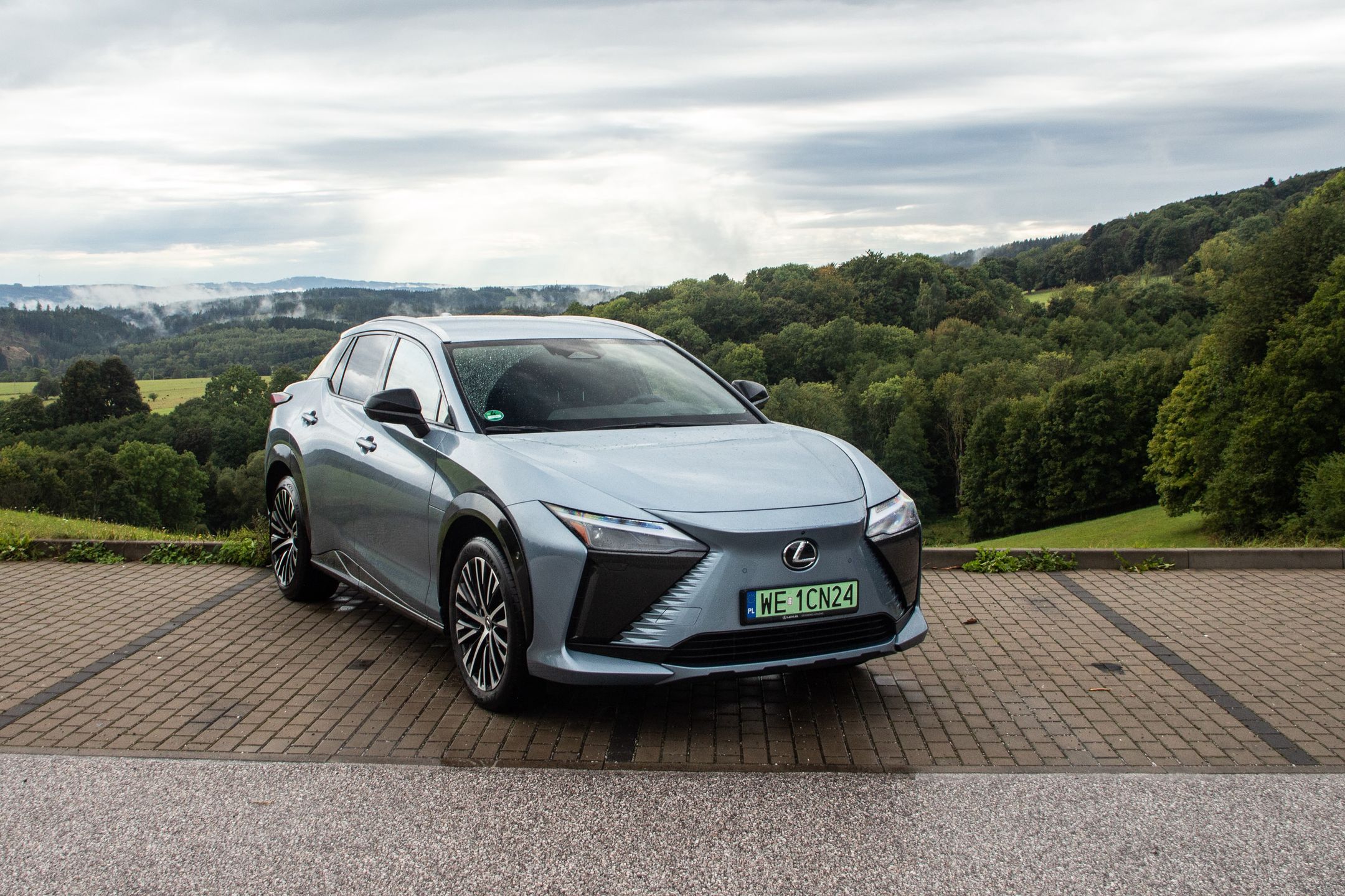 Lexus RZ