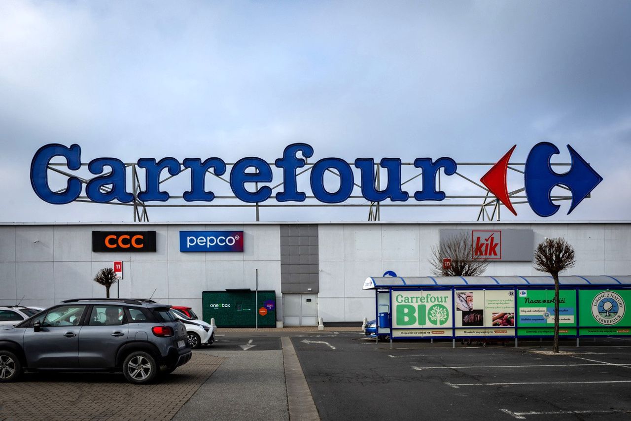 Carrefour wycofuje ser. Wykryto w nim groźną bakterię