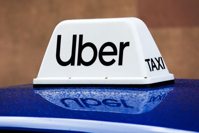 Zakrwawiony taksówkarz gonił kierowcę Ubera. Szokujące sceny w Warszawie