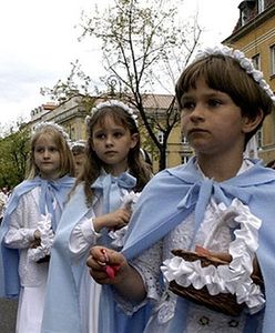 Miliard zł na pierwsze komunie