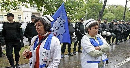 SLD wzywa rząd do rozmów z lekarzami i pielęgniarkami