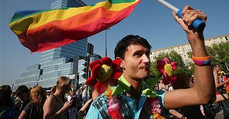 Policjanci pytają gejów: co to znaczy "silny pedał"?