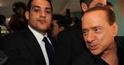 Berlusconi pocałował Kadafiego w rękę