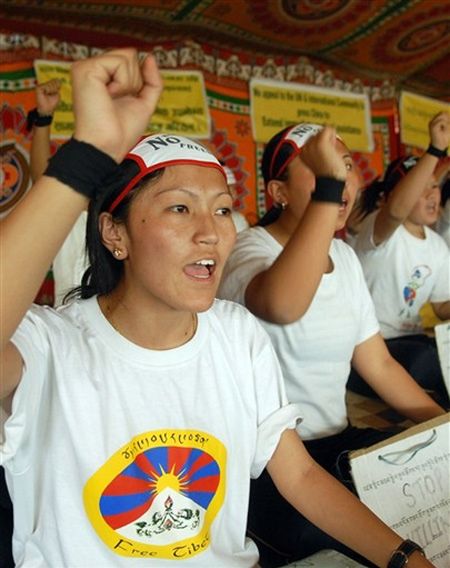 Tybetańczycy żądają uwolnienia panczenlamy