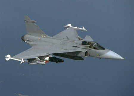Samoloty Gripen "tymczasowo" zostaną na ziemi