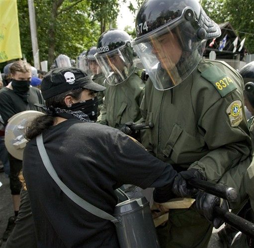 Starcia z policją podczas szczytu przywódców Ameryki Północnej