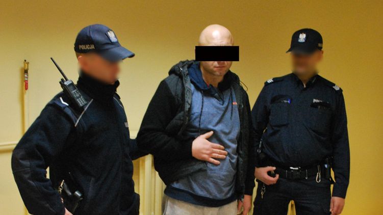 Warszawa. Zatrzymano mężczyznę, który pociął twarz kierownikowi pociągu
