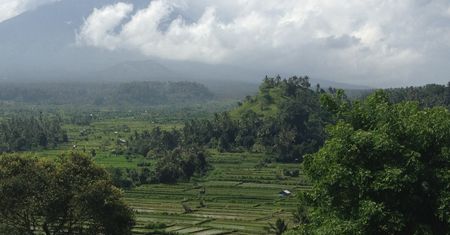 Czerwony alarm dla linii lotniczych. Potężne erupcje wulkanu na Bali