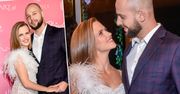 Agnieszka Kaczorowska z mężem wparowali na imprezę i nie mogli odkleić od siebie rąk. W efekcie powstała romantyczna sesja. Te fotki będą pokazywać wnukom!