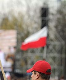 Cały czas przekazywana jest pomoc dla rodzin ofiar katastrofy