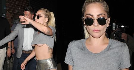 Lady Gaga w za krótkim topie. Jeden ruch i wpadka gotowa