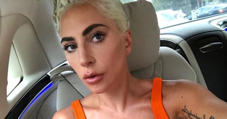 Lady Gaga z zaokrąglonym brzuszkiem. Zaskoczyła na imprezie w obcisłej sukience