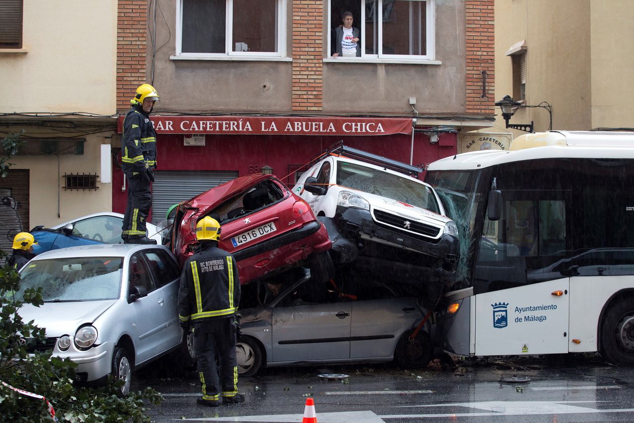 Kierowca dostał zawału. Autobus taranował auta w Maladze