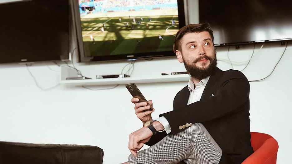 Multiscreening to nowe zjawisko. W każdej przerwie meczu sięgamy po telefon