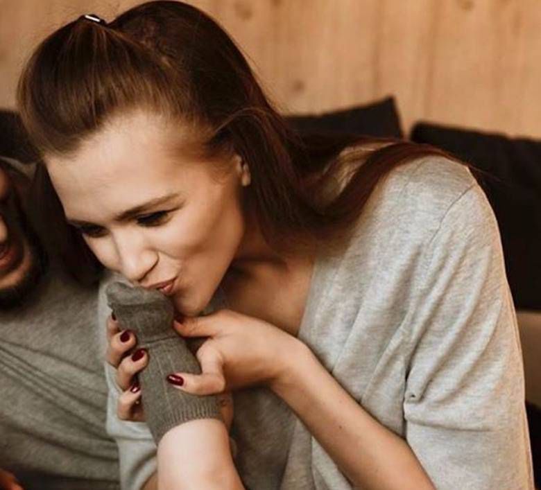 Agnieszka Kaczorowska ma ciemne włosy