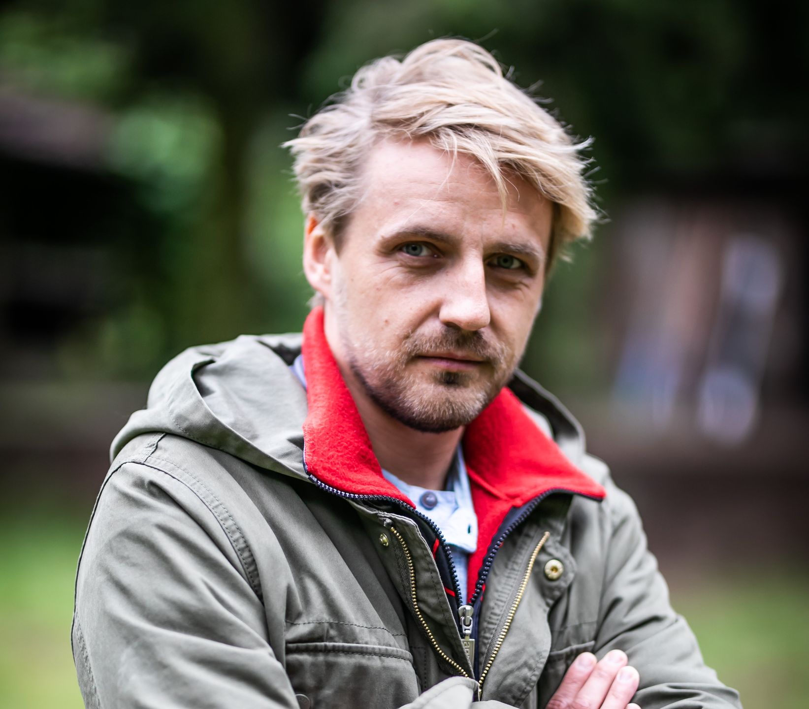 Paweł Domagała na planie serialu "Żmijowisko"