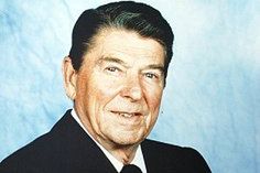 Ronald Reagan odznaczony Orderem Orła Białego