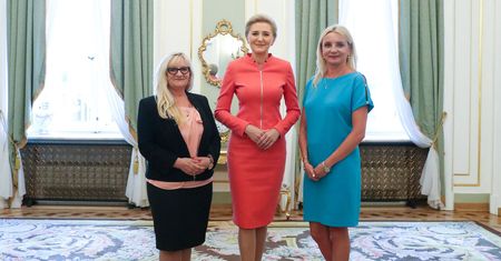 Agata Kornhauser-Duda rozmawiała o bezrobociu w Polsce. Ciężko nie zwrócić uwagi na wygląd Pierwszej Damy
