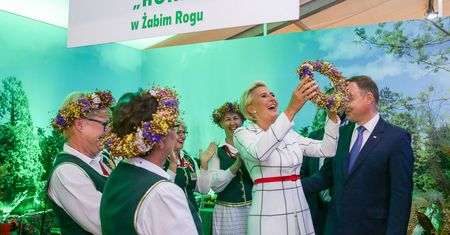 Agata Kornhauser-Duda na dożynkach. Elegancko i stylowo
