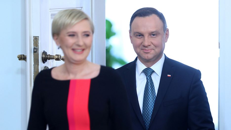 Goszcząc w KFC, prezydent i jego małżonka zostali zmuszeni do krótkiej rozmowy na temat konstytucji.