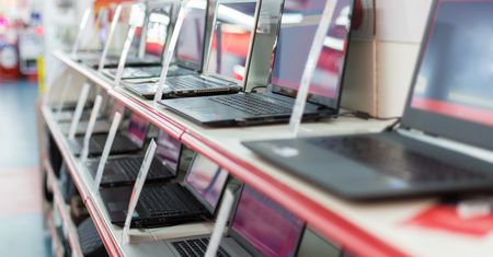 Policjanci namierzają oszukanych. Kupowali sprzęt AGD i RTV w internecie