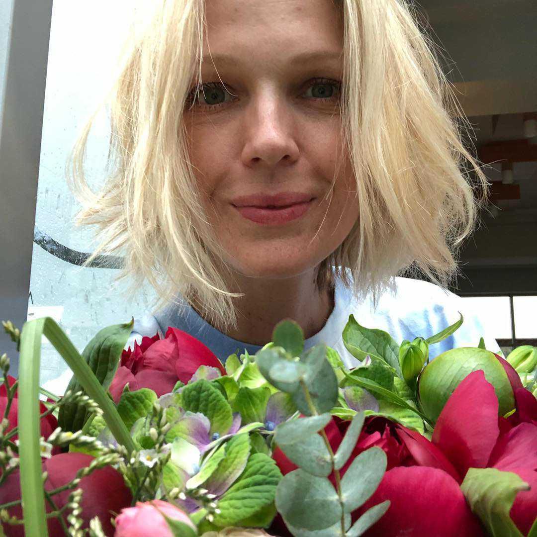 Magda Mołek bez makijażu w dniu 43 urodzin