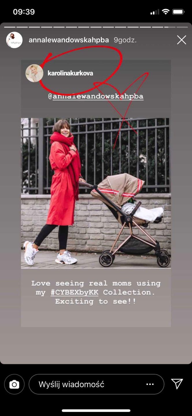 Anna Lewandowska z wózkiem projektu Karoliny Kurkovej