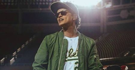 Bruno Mars dołączył do gwiazd występujących na Super Bowl 2016! Pokazał zdjęcia z prób