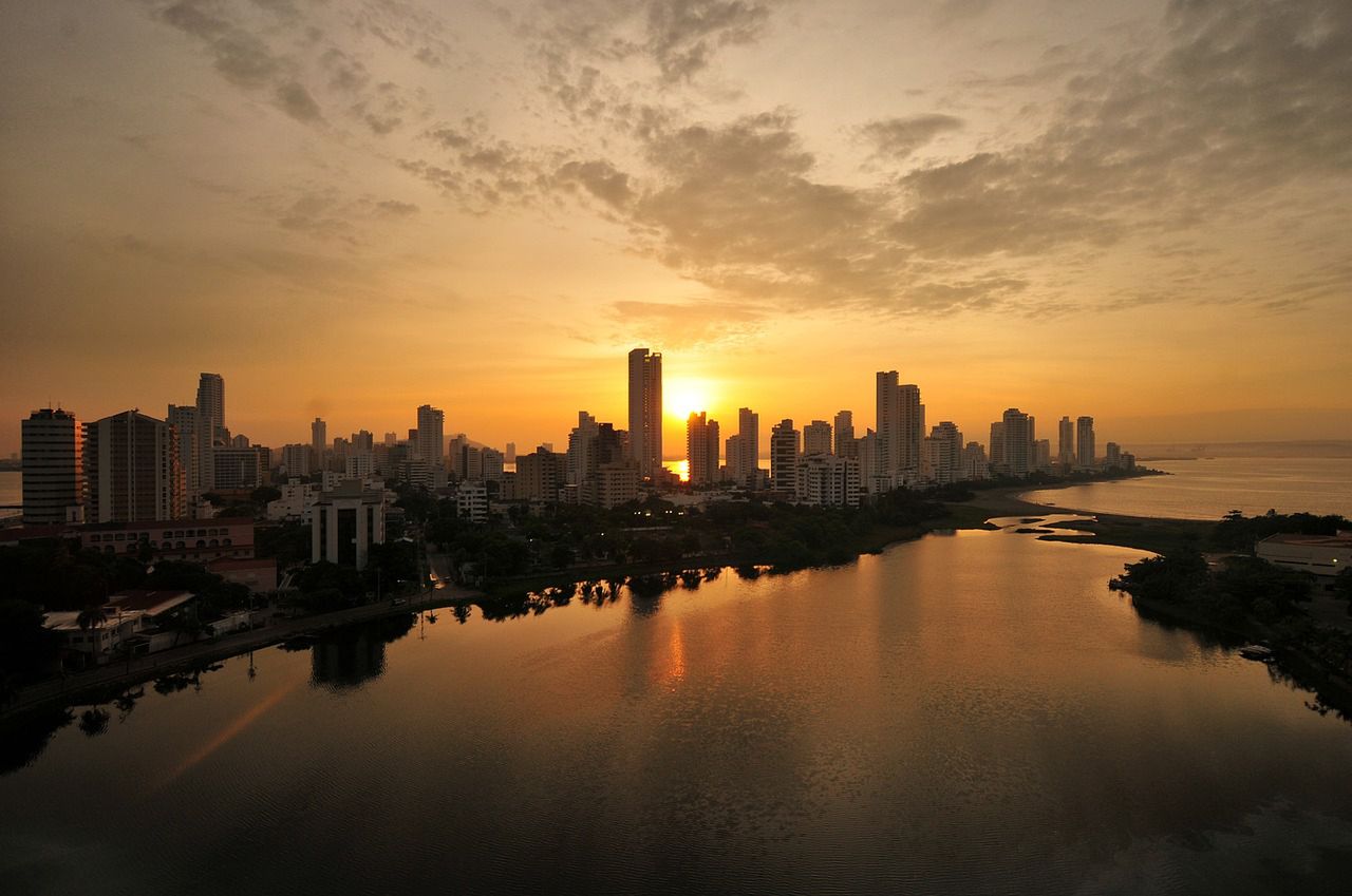 Panorama Cartageny o zachodzie słońca 