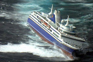 Uszkodzony statek Grand Voyager przybył do Cagliari