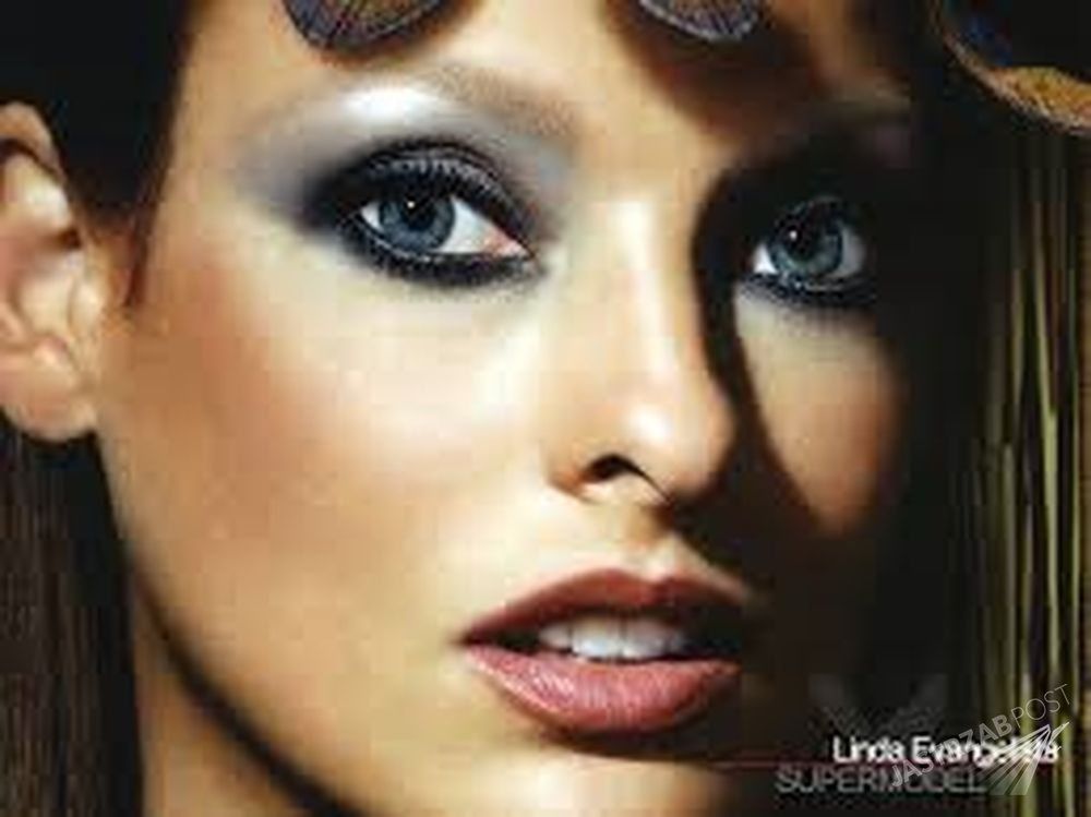 Linda Evangelista Fot. screen z Facebook